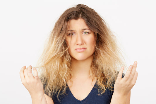 ¡Olvídate del frizz este regreso a clases! 5 tips exprés para un cabello fuerte y brillante